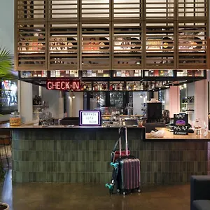 Hotel Moxy Downtown ***